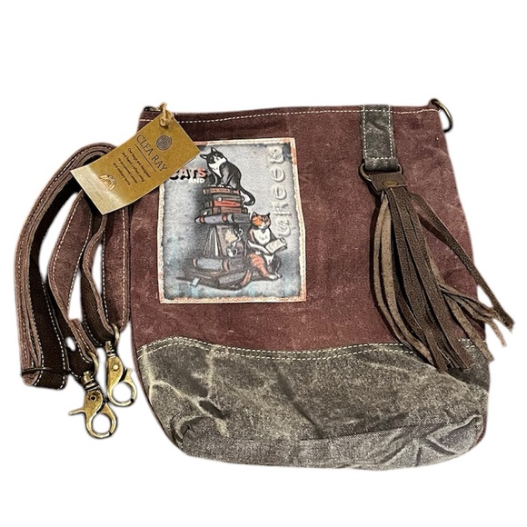 NWT Clea Ray Cats & Books Crossbody Bag - Picture 2 of 5